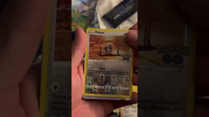 Pulling the best mewtwo card from pokemon go! #pokemon #pokemontcg  #pokemoncards