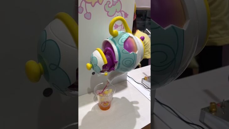 ポケモンカフェのポットデスが自動で入れてくれるミルクティー☕️懐いたトレーナーにだけ紅茶を飲ませてくれるらしい！ #池袋グルメ