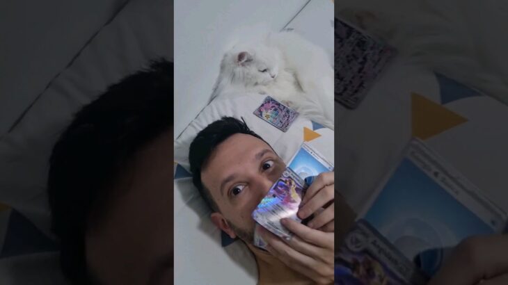 Abri CARTA POKEMON com a minha GATA #shorts #pokemon #pokemoncard #gatos #cat #capitaohunter