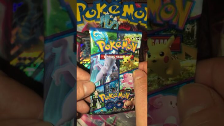 Pokémon Go Opening #pokecards #collectiblecards #charizardy