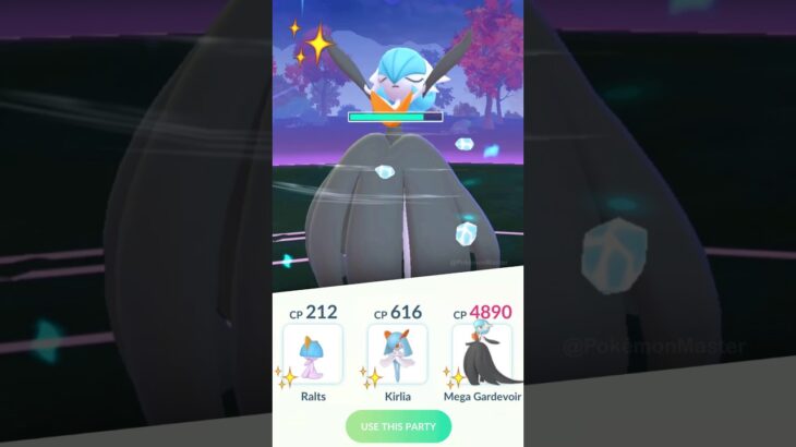 Shiny MEGA GARDEVOIR Family vs Leader CLIFF in Pokemon GO.